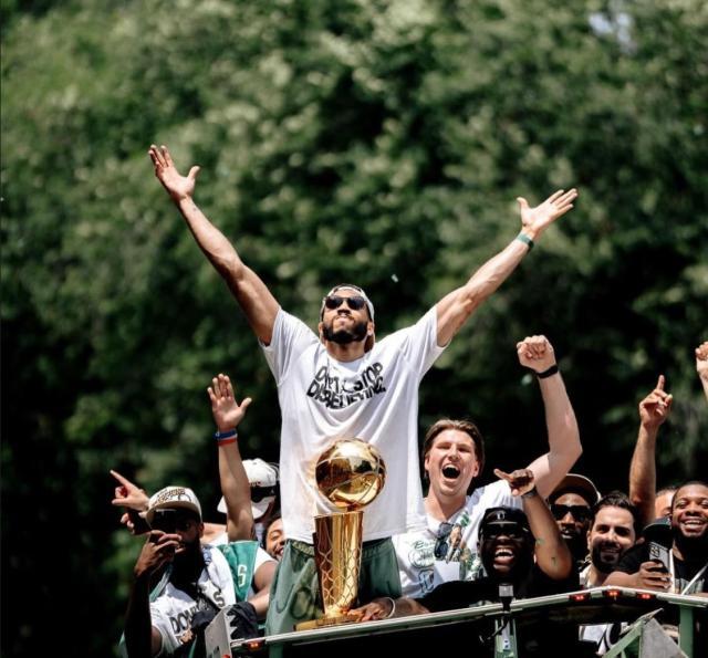 华体会下载-塔图姆：夺冠能让一些人闭嘴 他们现在得叫我冠军