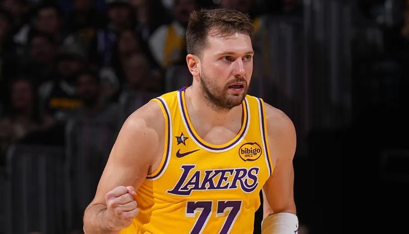 华体会下载-狂砍38+13+10超约基奇！你再这么打下去：MVP悬念就大了！